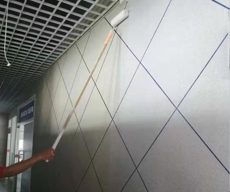 真石漆施工中的罩面漆究竟有什么神奇功效？華喆給你一一揭秘！