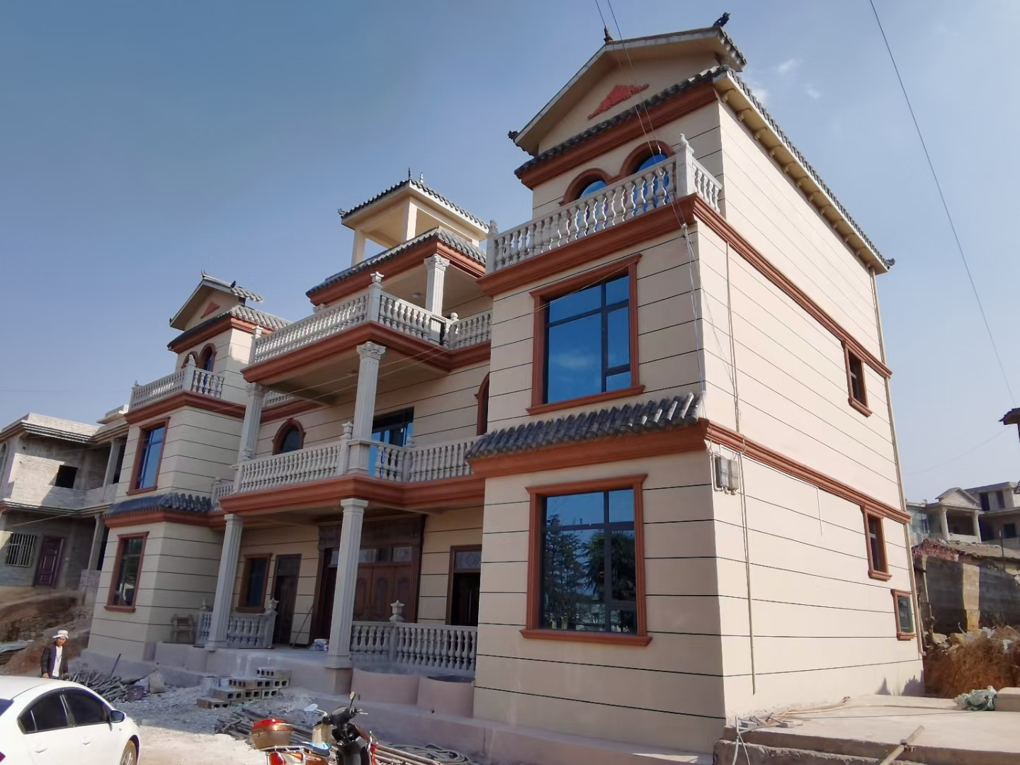 真石漆為什么會掉砂？華喆真石漆廠家為你揭曉！